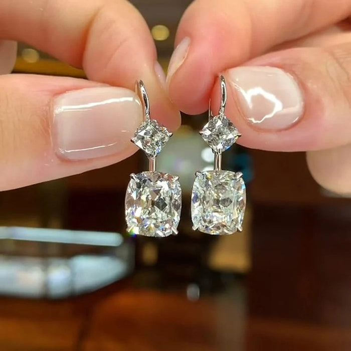 Pendientes sencillos y elegantes con circonitas cuadradas y diamantes simulados