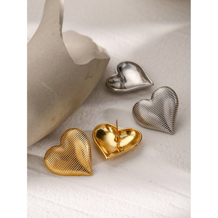 Pendientes de acero inoxidable chapado en oro de 18 quilates con forma de corazón texturizado: joyas elegantes para mujeres