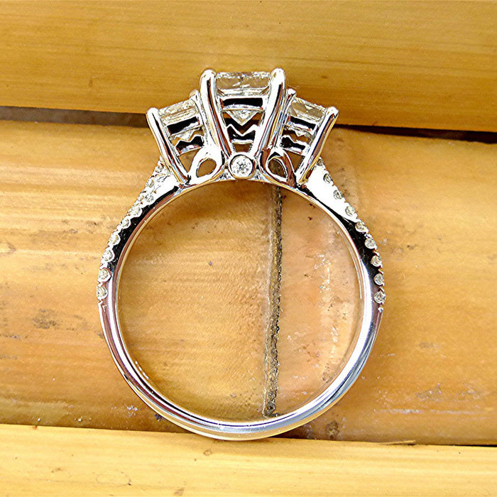 Women's engagement ring inlaid with zircon ring jewelry