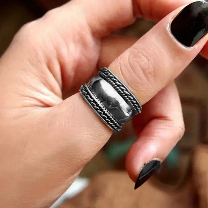 Simple retro domineering ring twisted smooth ins style ring