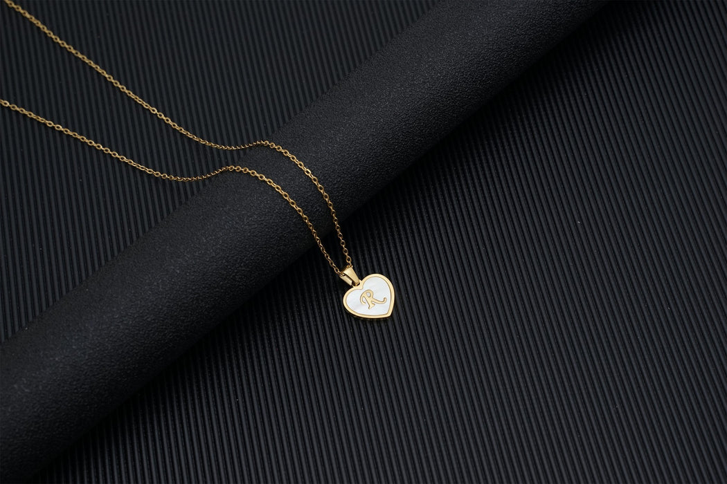 Collar de clavícula con corazón de oro de 18 quilates europeo y americano, collar con letra colgante de nácar