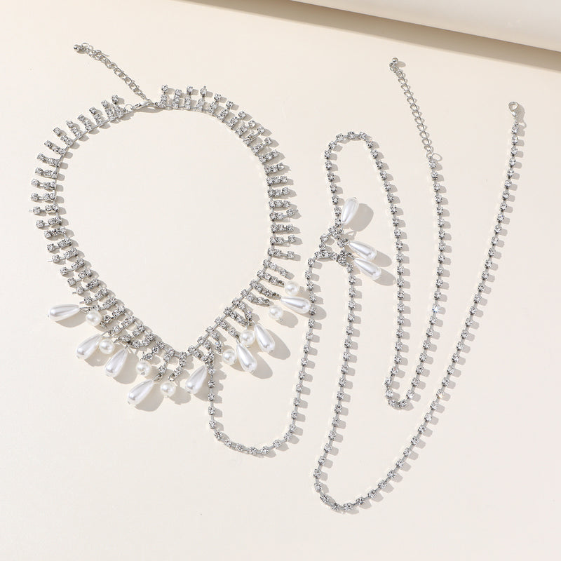 Sweet Chic Body Chain - Cross-Border Pearl Claw Necklace for a Sexy and Elegant Look