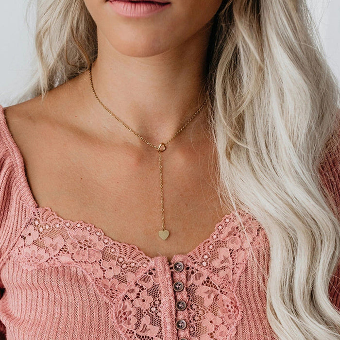 Collar gótico LOVE: diseño de candado y cuadrícula con forma de corazón