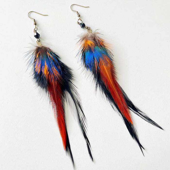 Pendientes de plumas naturales con diseño de pavo real y cuentas de cristal negro