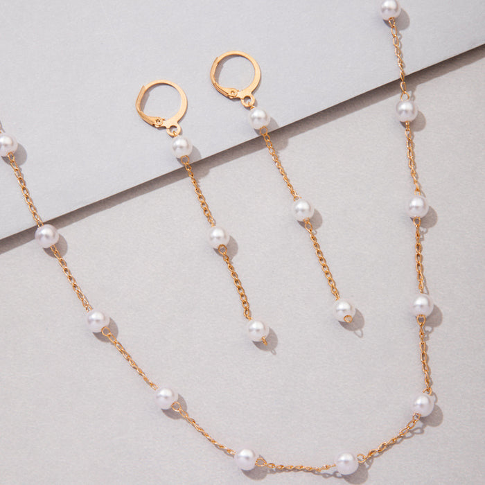 Simple Round Pendant Multi-Layer Pearl Necklace