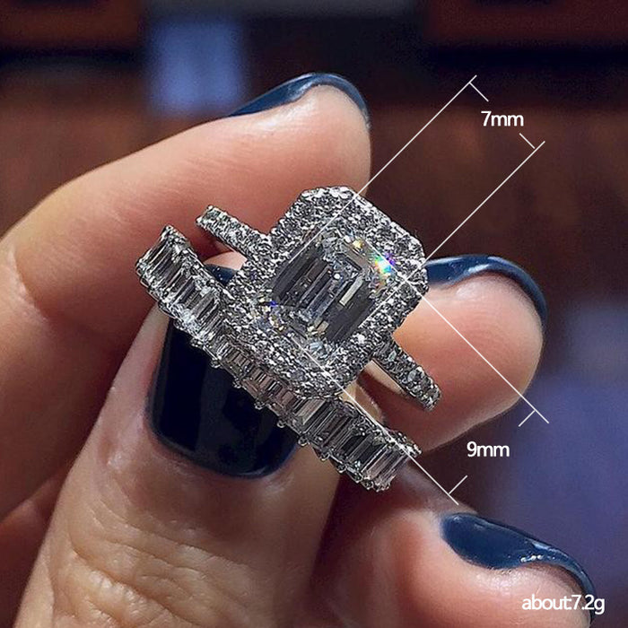 Anillo de pareja de diamantes cuadrados engastado con circonitas microincrustadas