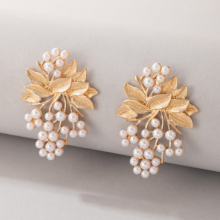 Retro geometric hollow round earrings pearl diamond alloy earrings