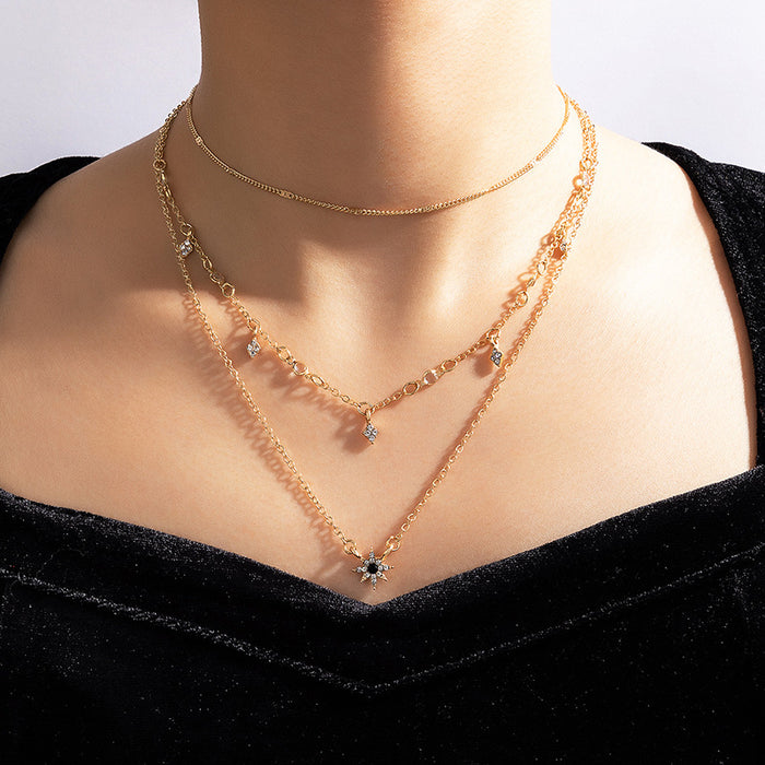 Collar de tres capas con estrella de diamantes y cadena geométrica con diseño multicapa