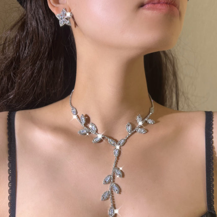 Conjunto de joyas para novias: collar y pendientes con brillantes diamantes de imitación para bodas