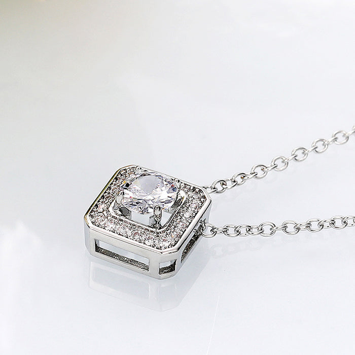 Diamond design clavicle necklace light luxury retro necklace for women