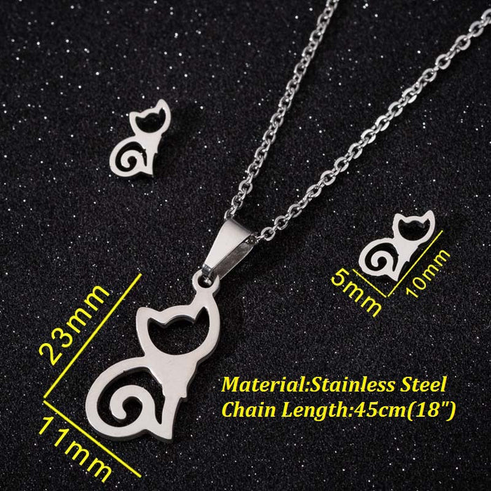 Hollow shark necklace, fashionable and personalized stainless steel pendant clavicle chain European and American style accessories