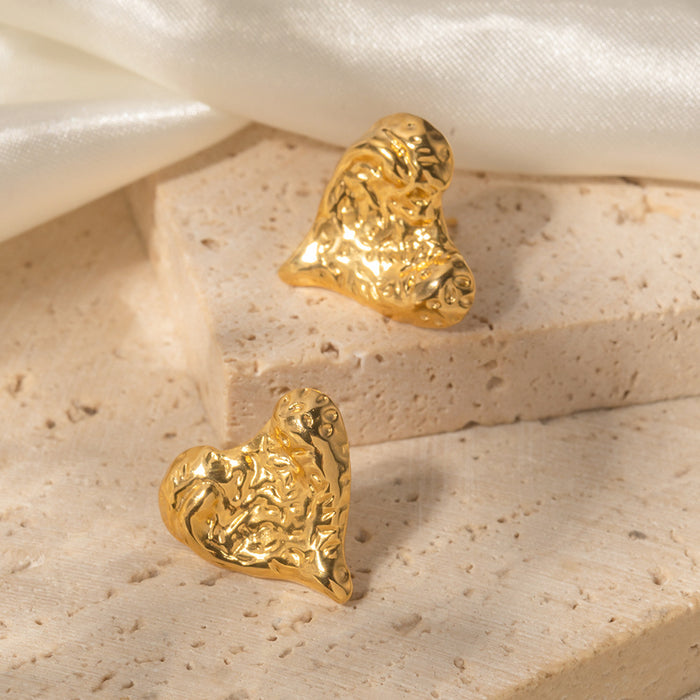 Pendientes con textura en forma de corazón de estilo europeo moderno: joyería de acero inoxidable bañada en oro de 18 quilates para mujer