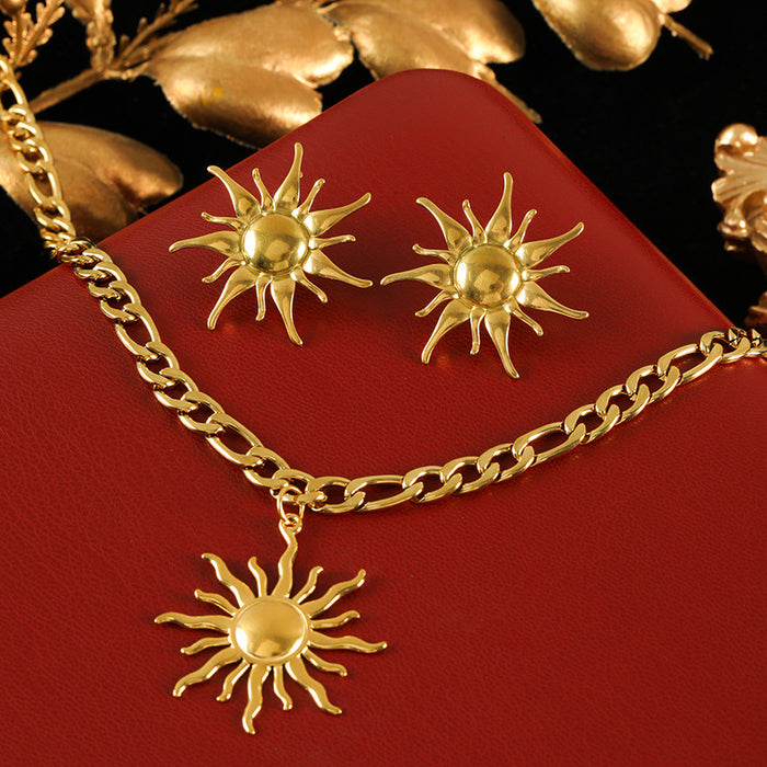 Wholesale stainless steel and titanium steel heart-shaped gold necklaces