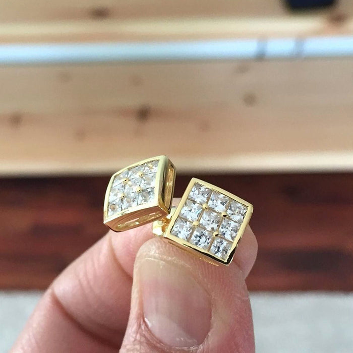 Pendientes de diseño de nicho con baño de oro y diamantes