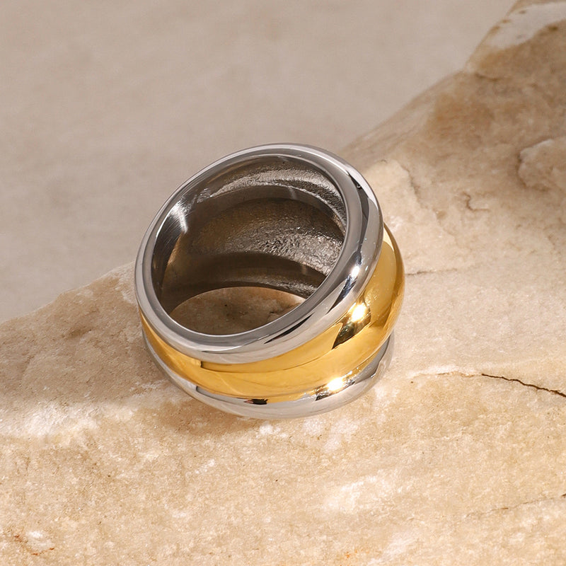 Stainless steel contrast color retaining ring