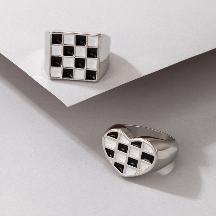 Black and white checkerboard heart geometric ring 2-piece set