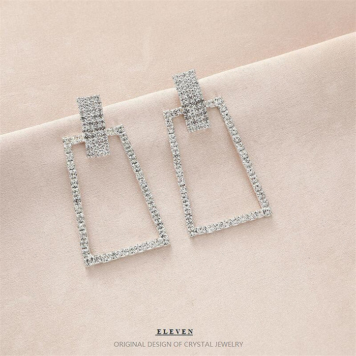 Vintage Diamond-Shaped Earrings - Sparkling Jewelry for Women