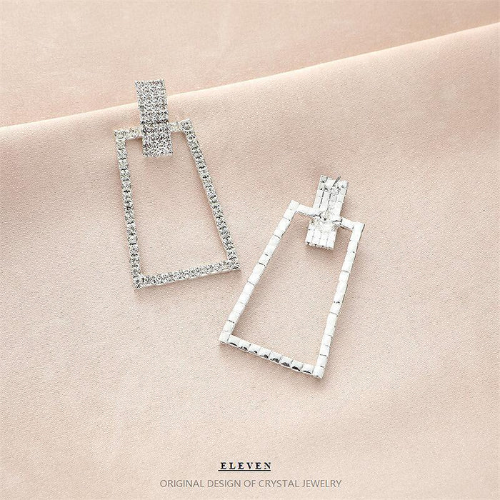 Vintage Diamond-Shaped Earrings - Sparkling Jewelry for Women