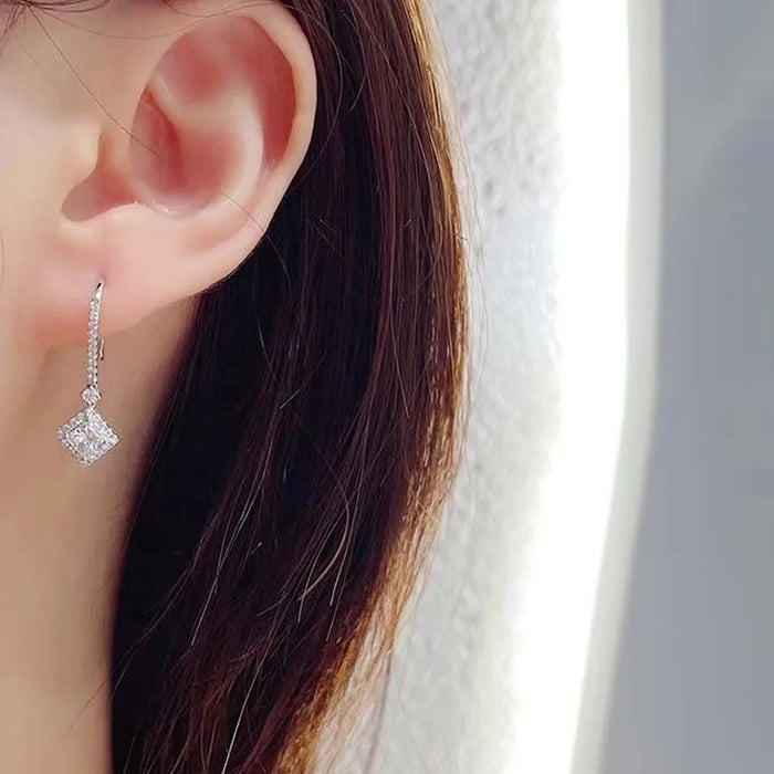 Pendientes de circonitas en forma de diamante