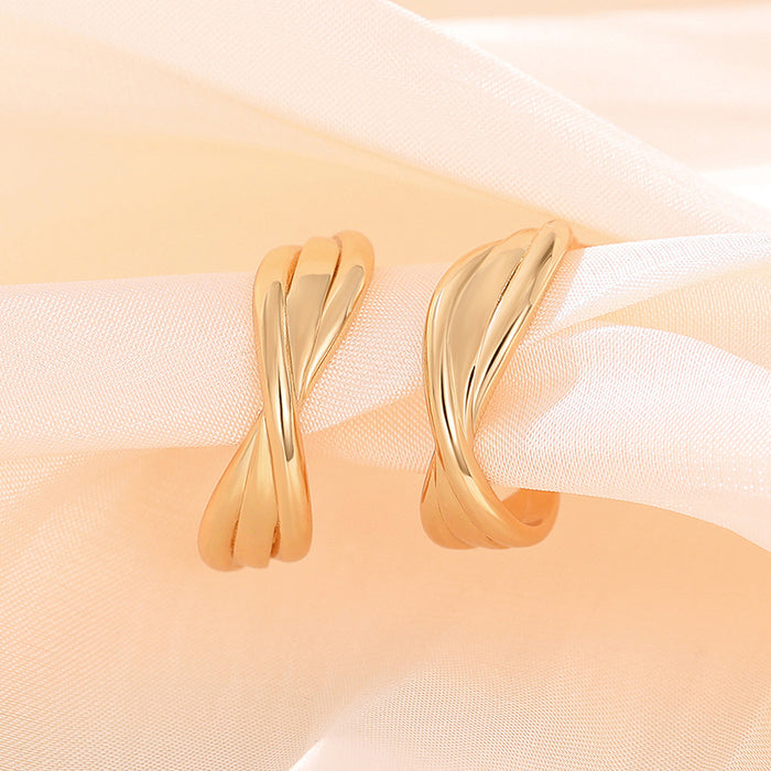 Vintage gold earrings metallic design C-shaped earrings