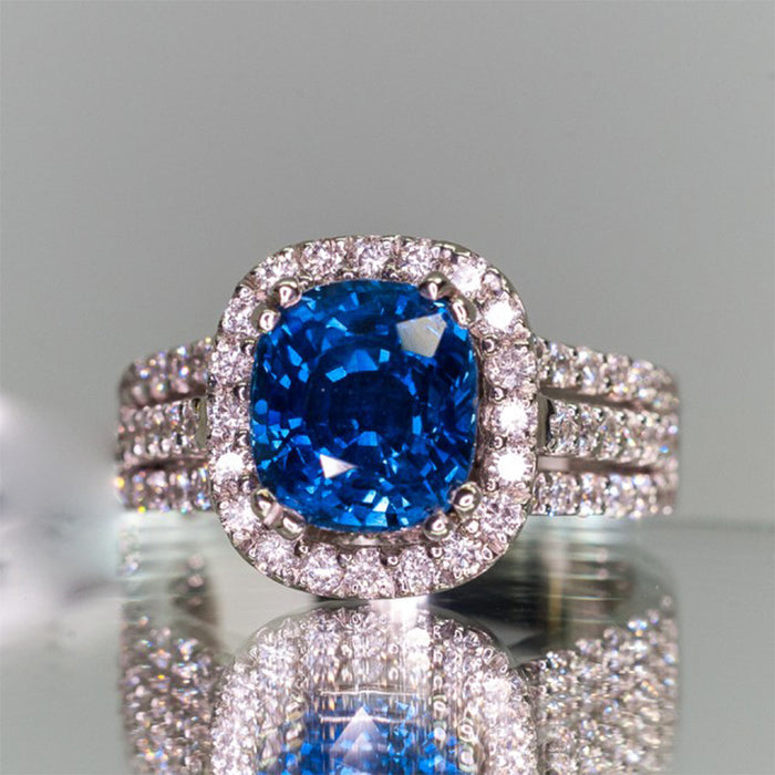 Blue zircon ring inlaid luxury ring