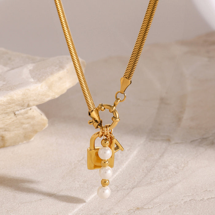 Pearl letter pendant necklace, temperament versatile light luxury niche design