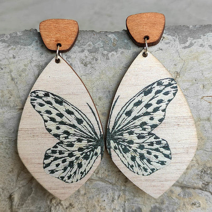 Water drop type wooden earrings