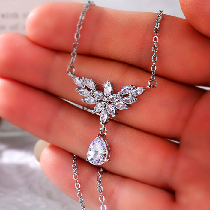 Beautiful teardrop pendant wedding necklace for women