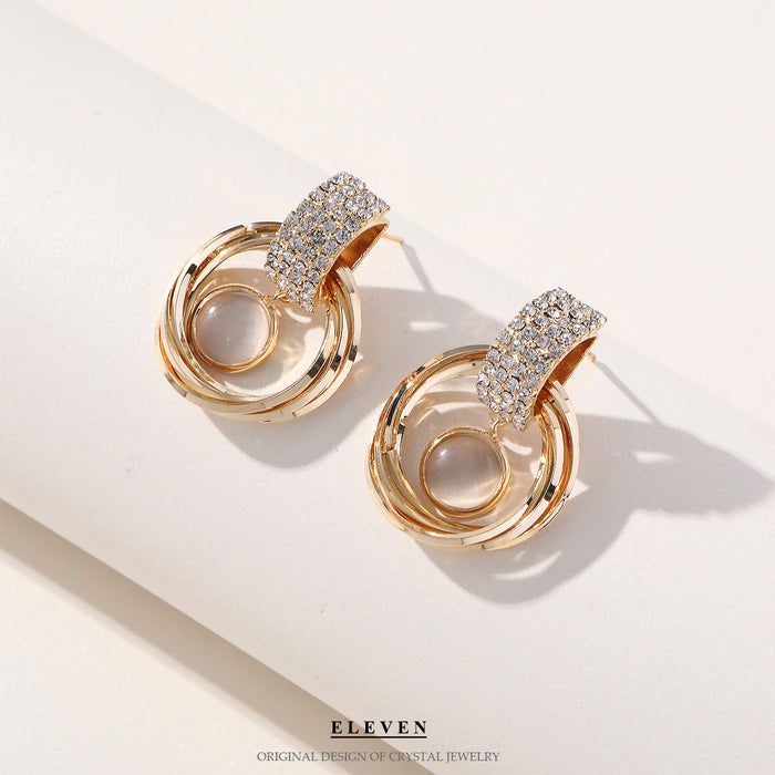 Vintage Geometric Earrings - Trendy and Sophisticated Statement Jewelry for Women