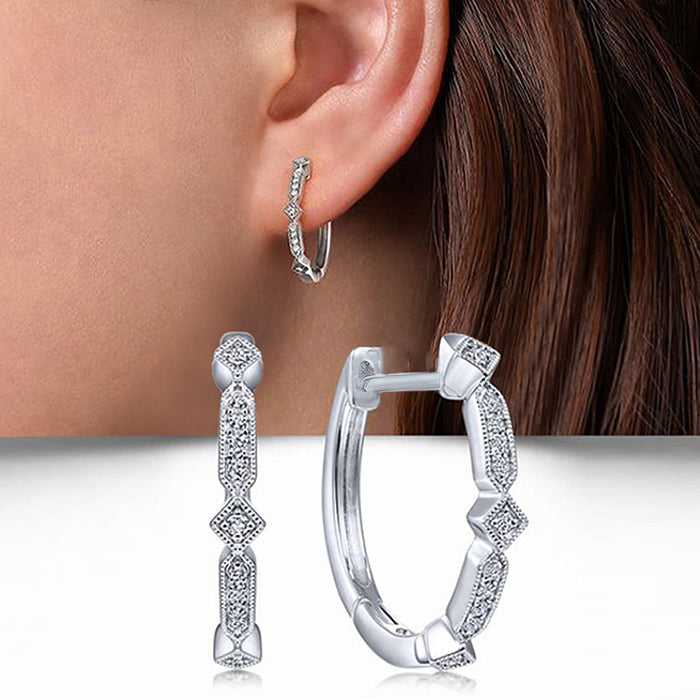 Small diamond-shaped zirconia earrings