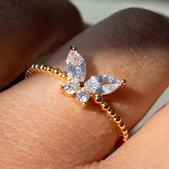 Anillo único de mariposa para mujer con incrustaciones de circonitas, anillo versátil para uso diario