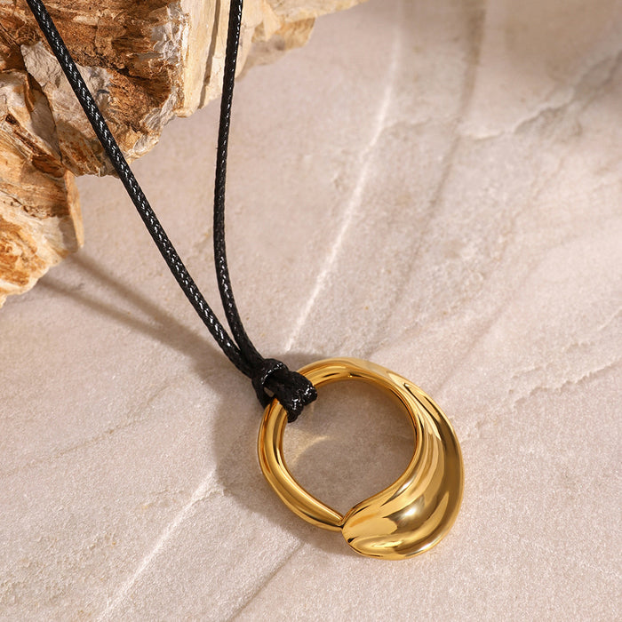 Hollow pendant necklace, European and American irregular simple collar versatile design