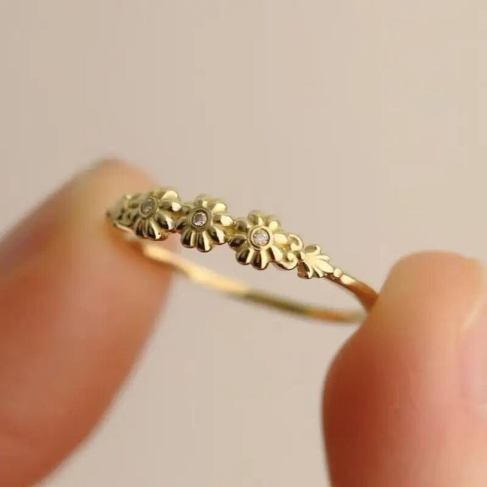 Women's Micro-Inlaid Zircon Imitation Opal Palace Evening Ring