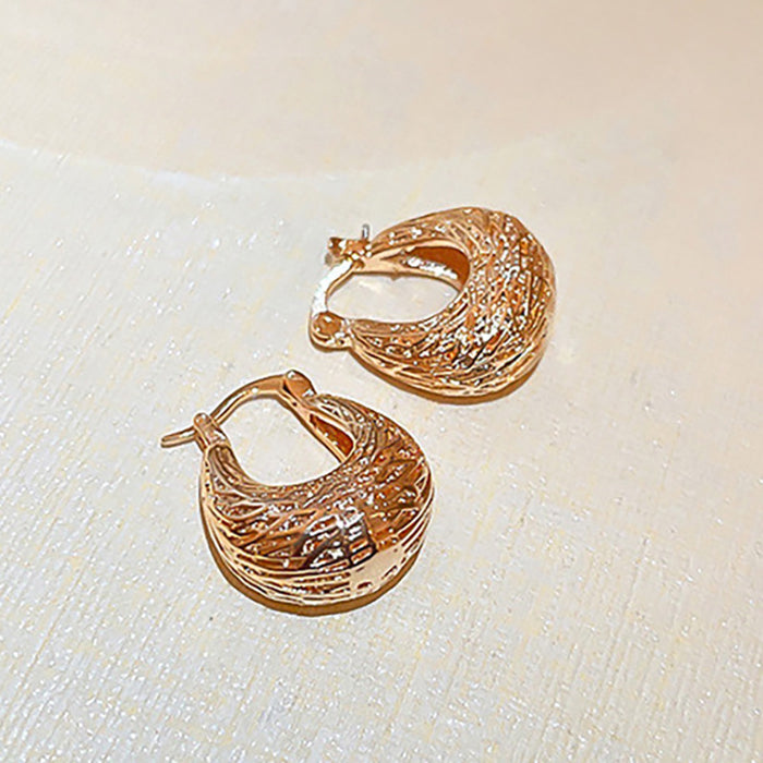 Hollow U-shaped earrings, light luxury and exaggerated metallic earrings