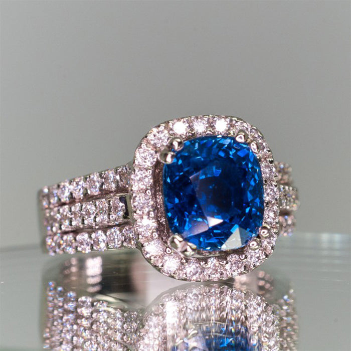 Blue zircon ring inlaid luxury ring