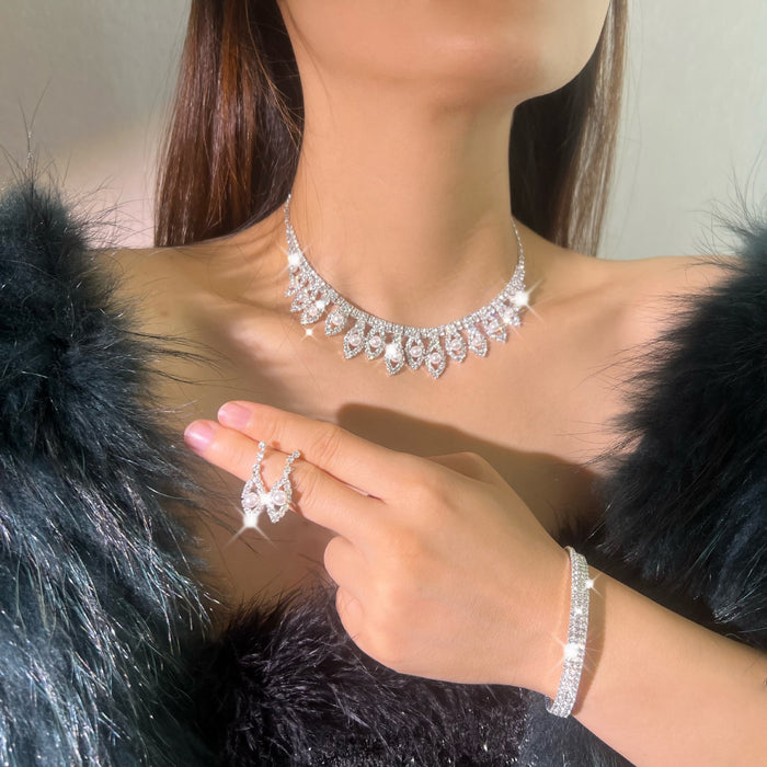 Conjunto de collar de novia de lujo: joyas intrincadas con diamantes de imitación y cristales para bodas