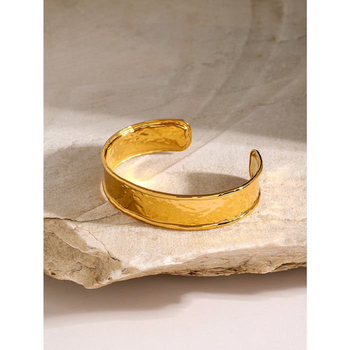 18K Gold Plated Stainless Steel Wide Hammered Cuff Bracelet - Minimalist Design High-End Jewelry