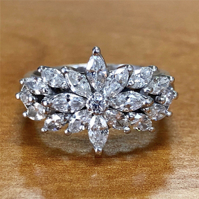 Anillo de diamantes lleno de circonitas y flores para mujer, joyería de lujo exquisita y ligera