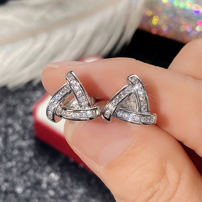 Triangle diamond earrings with super shiny and versatile design