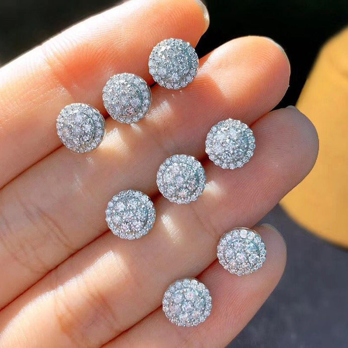 Pendientes de mujer dulces con circonitas redondas y diamantes