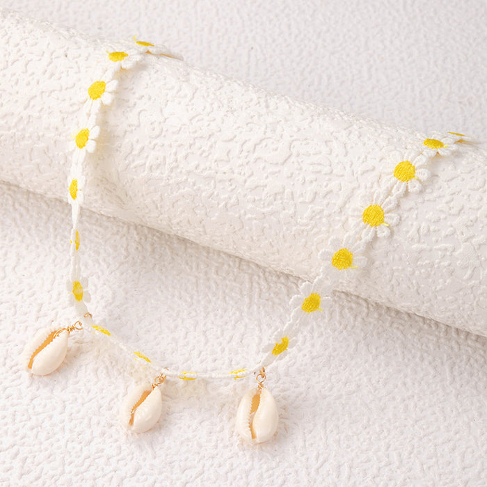 Daisy and Shell Pendant Necklace - Artistic Floral Choker