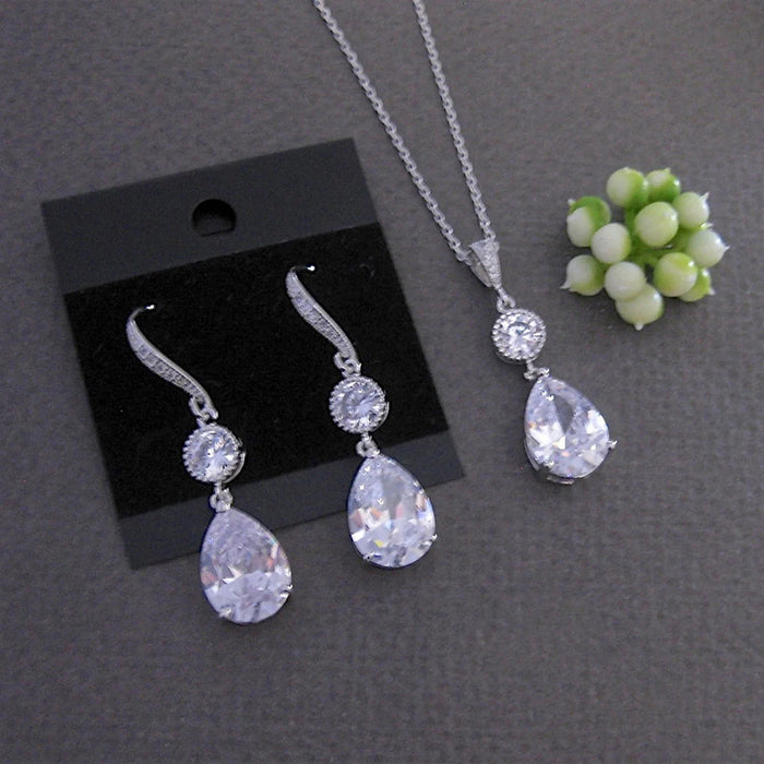 Teardrop-Shaped Bridal Earring Necklace Set