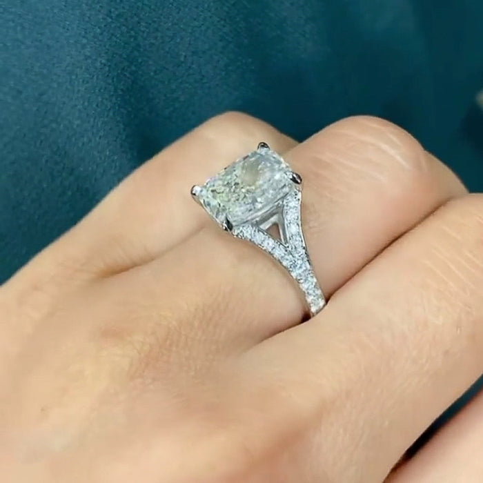 Anillo de boda de novia con diamantes y circonitas brillantes cuadradas de cuatro garras