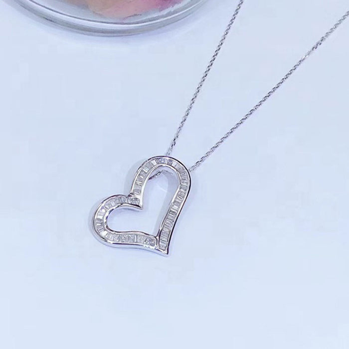 Collar de circonitas en forma de corazón con diamantes