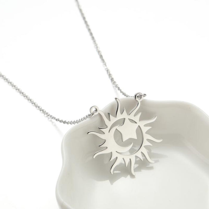 Collar con colgante de cara sonriente de sol, cadena de clavícula geométrica de sol, luna y estrella, venta al por mayor de lujo