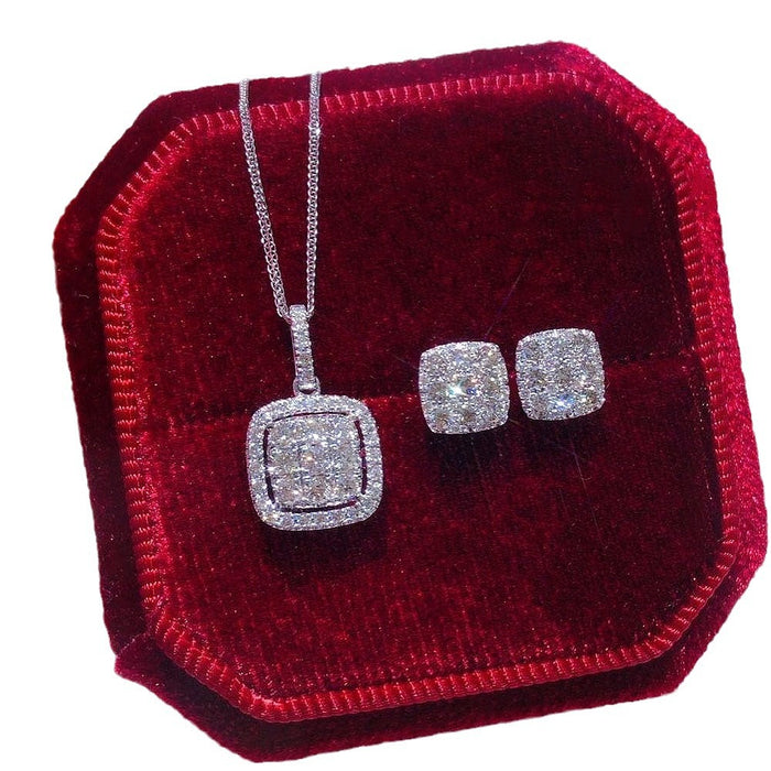 Light luxury square pendant necklace inlaid with zircon