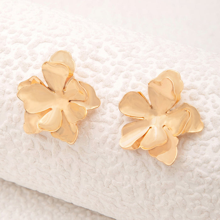 Small golden flower earrings, five-leaf clover, mini simple ear bone studs