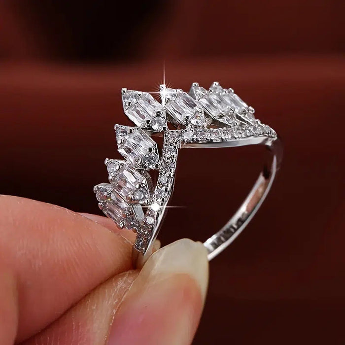 Royal Feather Crown Women's Ring V-Shaped Crown Temperament Wedding Ring Engagement Accessories