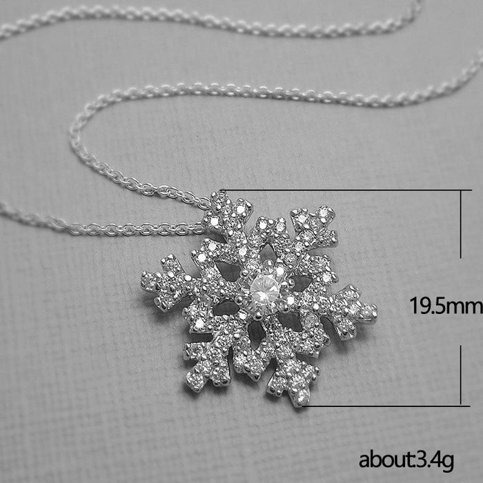 Exquisite zircon snowflake pendant necklace, Christmas gift