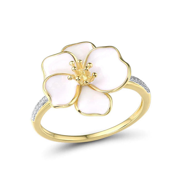 Anillo con flores microincrustadas de camelia